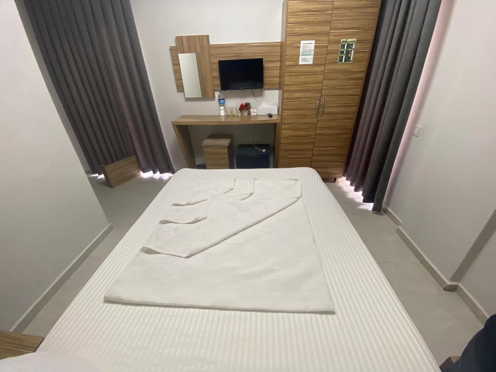 Royal Ezel Hotel アンタルヤ エクステリア 写真